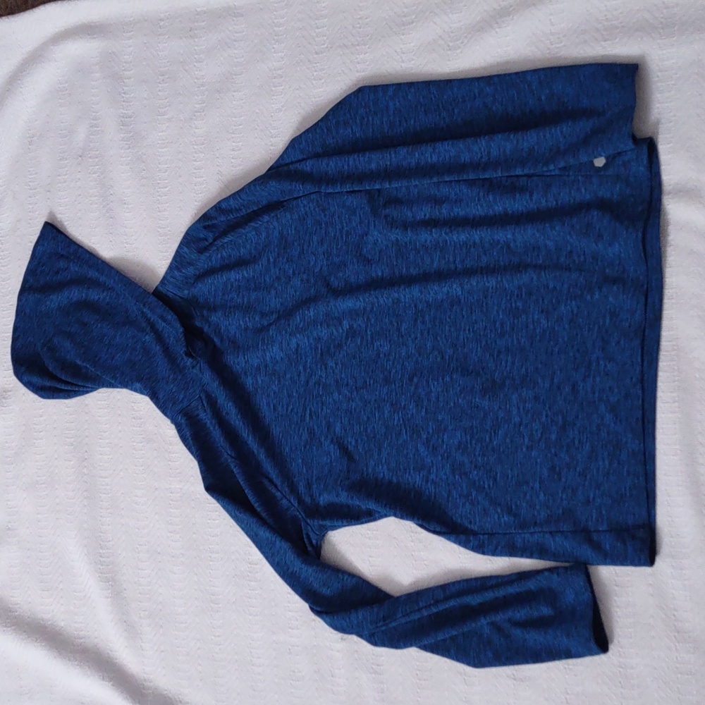 Tek gear Hoodie style pullover, size medium. NWOT